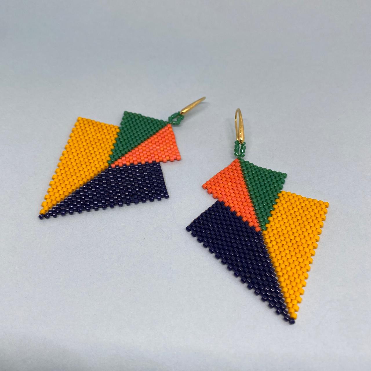 Aretes Atik Amarillo y Azul Marino - Asimétrico