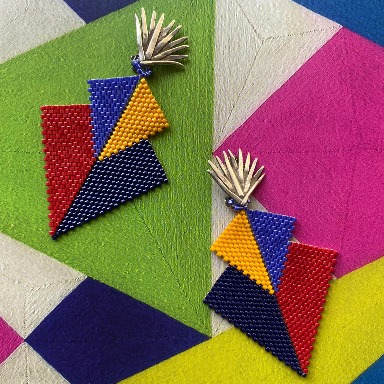 Aretes Atik Azul Marino y Rojo - Asimétrico