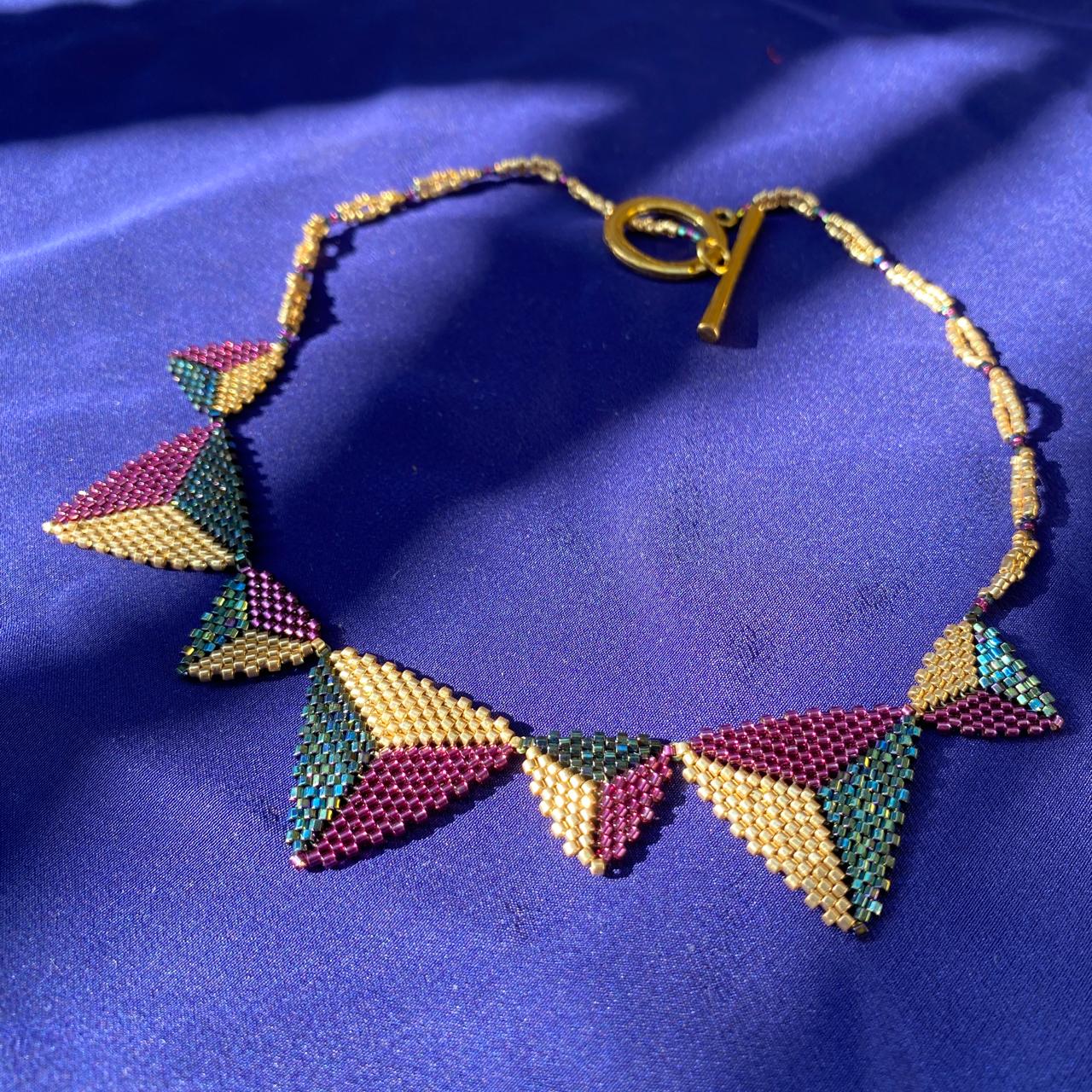 Collar Altaïr Morado y Verde