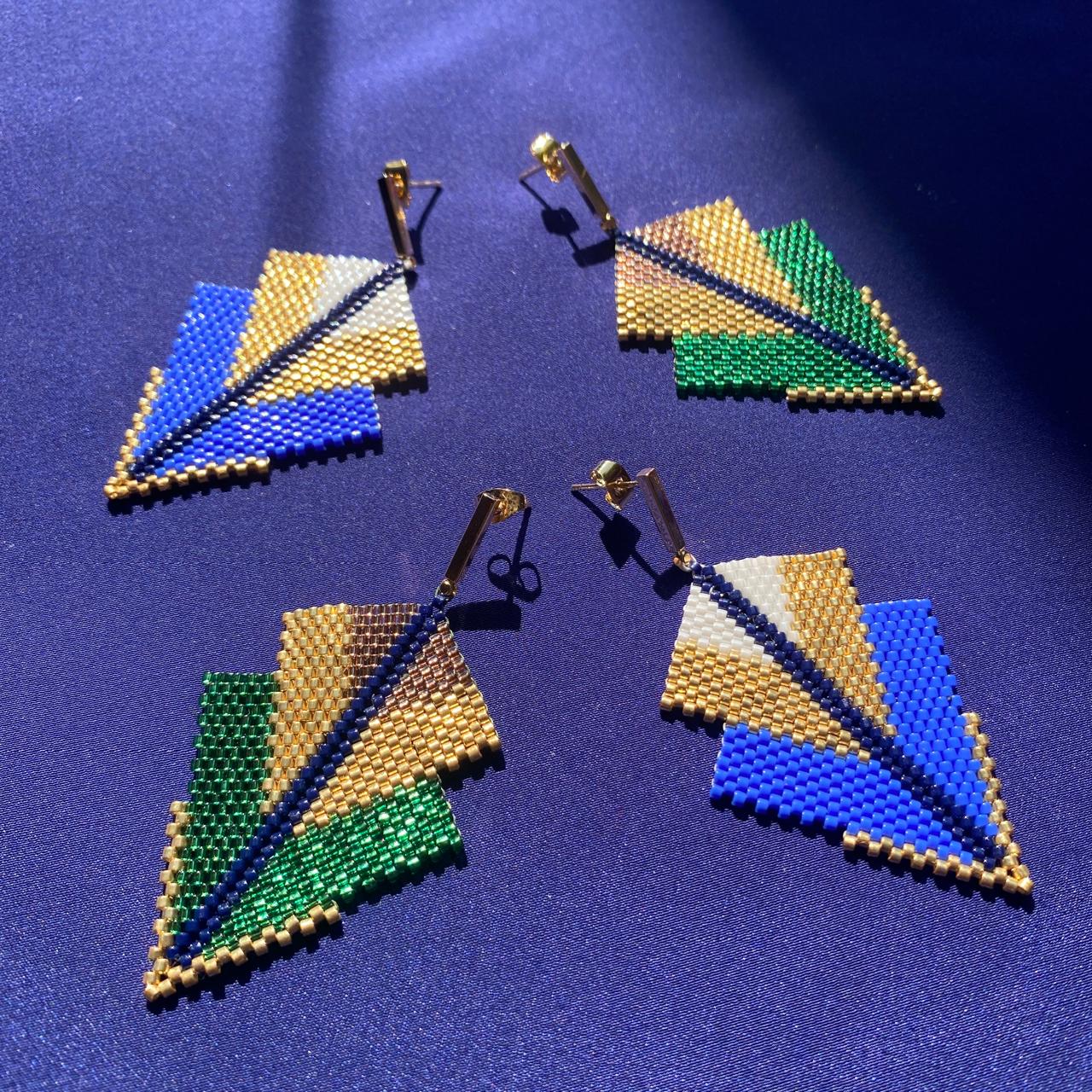 Aretes Centauri Verde Facetas, Morado y Dorado