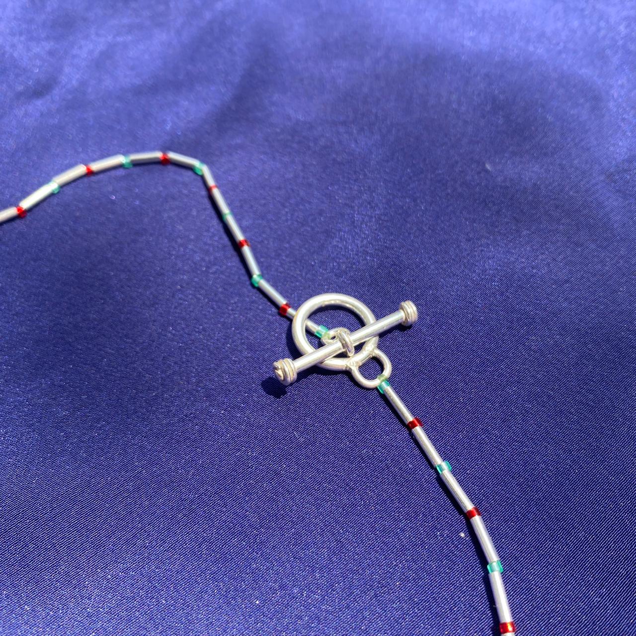 Collar Altaïr Verde Agua, Rojo y Plateado