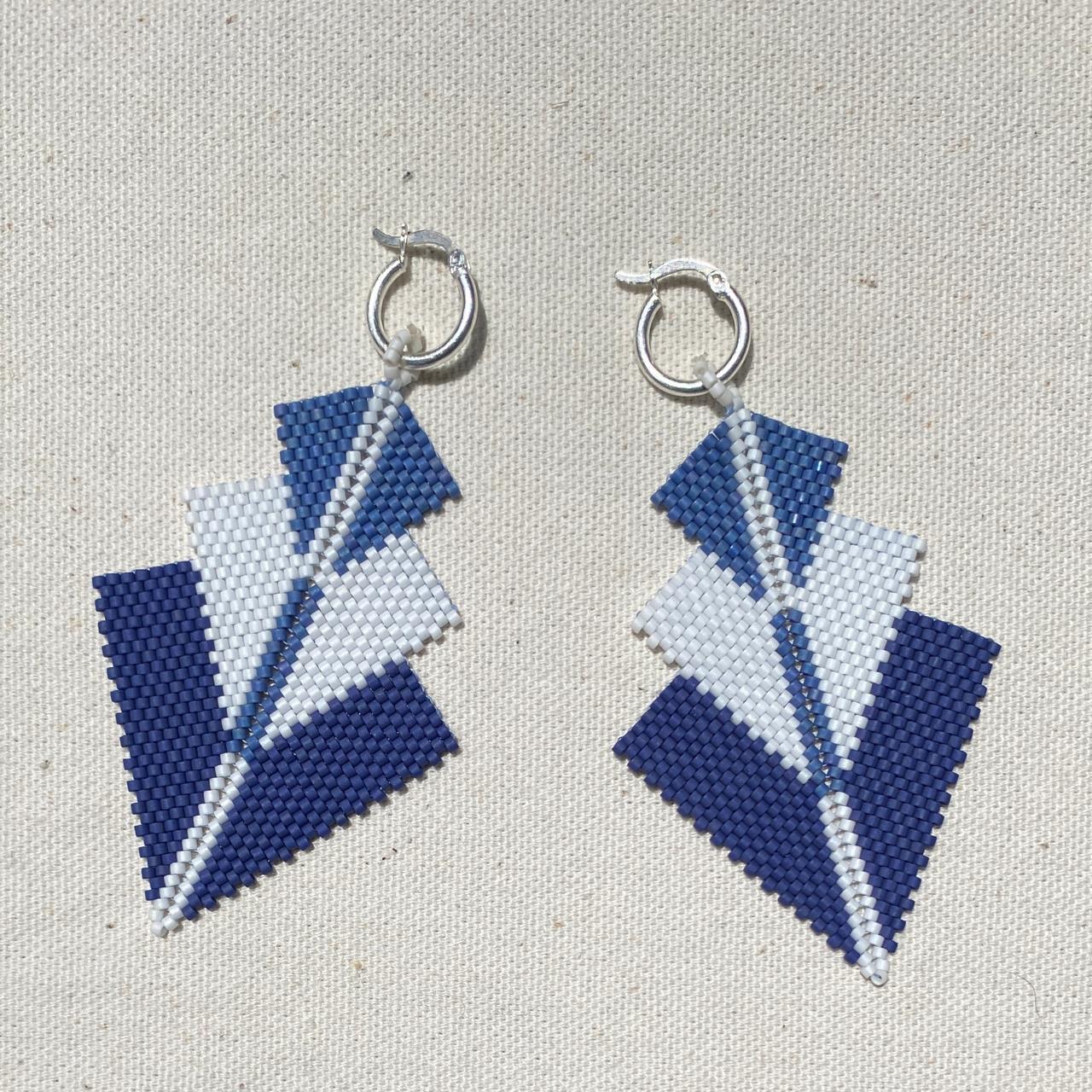 Aretes Danika Azul y Blanco