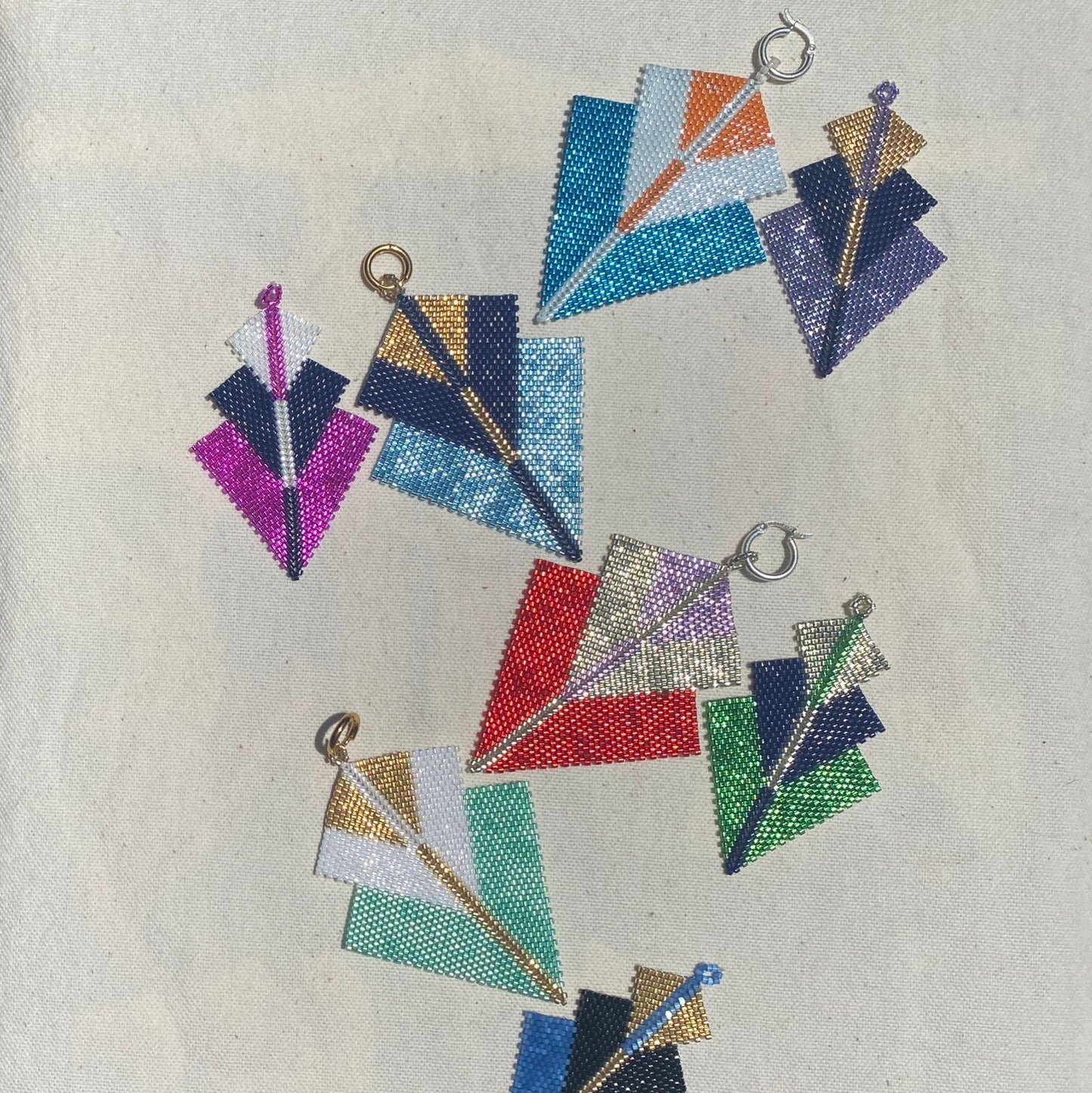 Aretes Danika Morado y Azul Marino