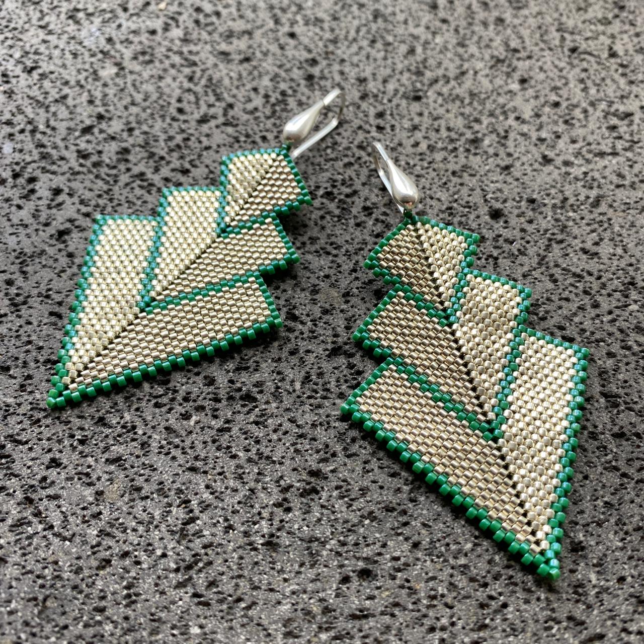 Conjunto Dije Cygni y Aretes Danika Plateado y Verde Esmeralda