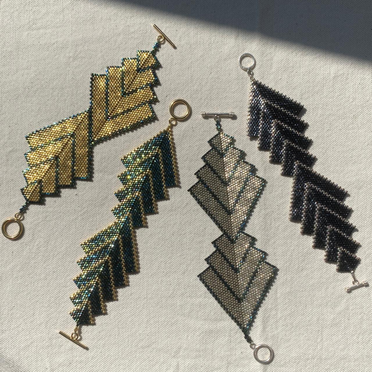 Conjunto Aretes y Pulsera Vega Dorado y Verde