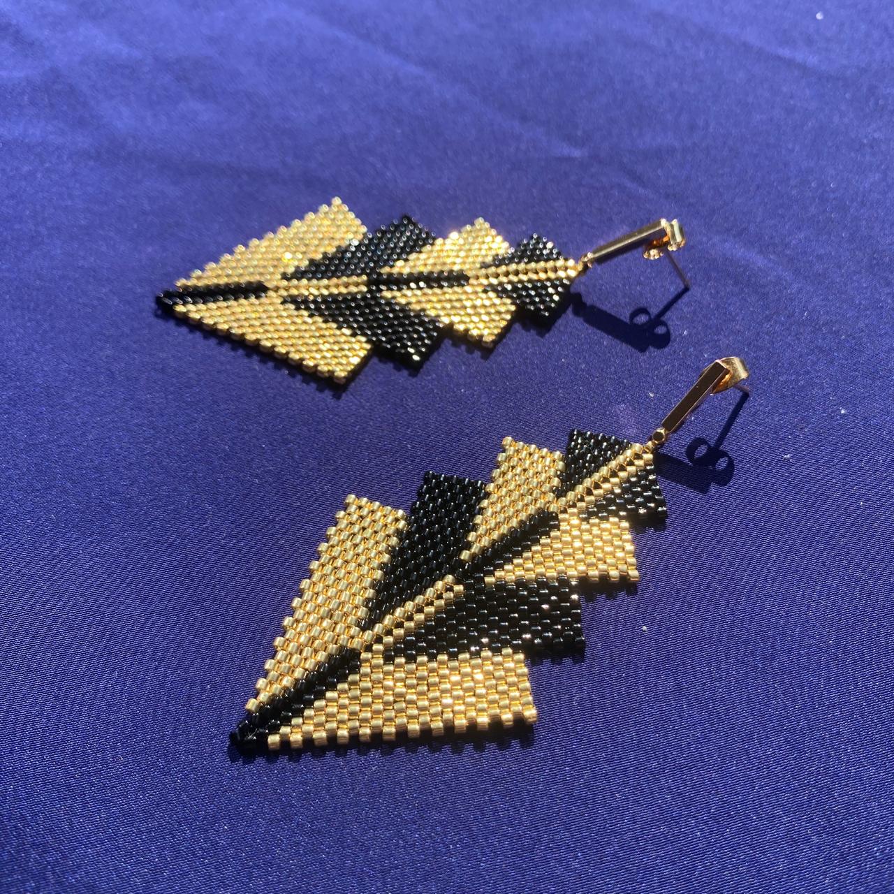 Aretes Rigel Dorado y Negro