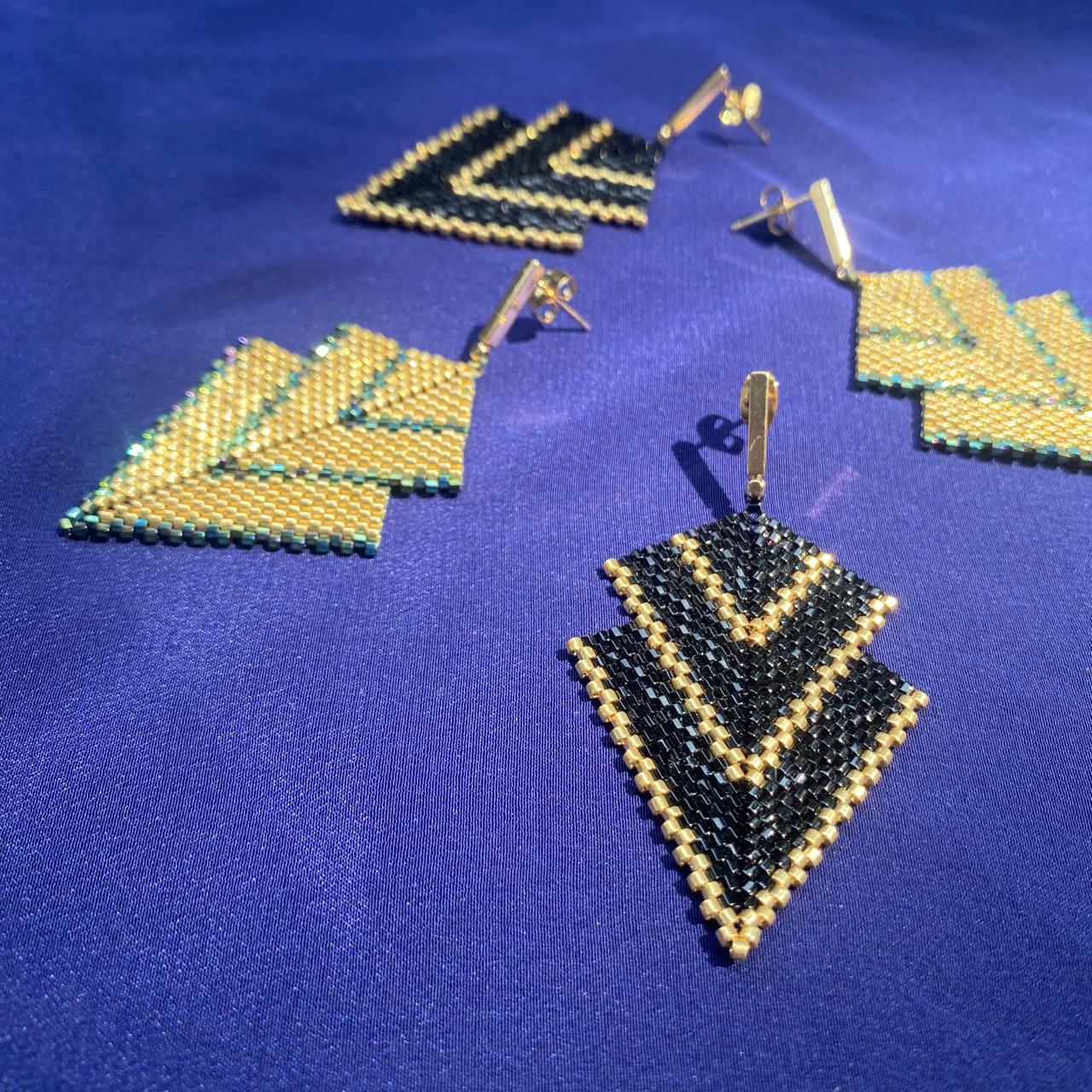 Aretes Centauri Dorado y Verde Facetas