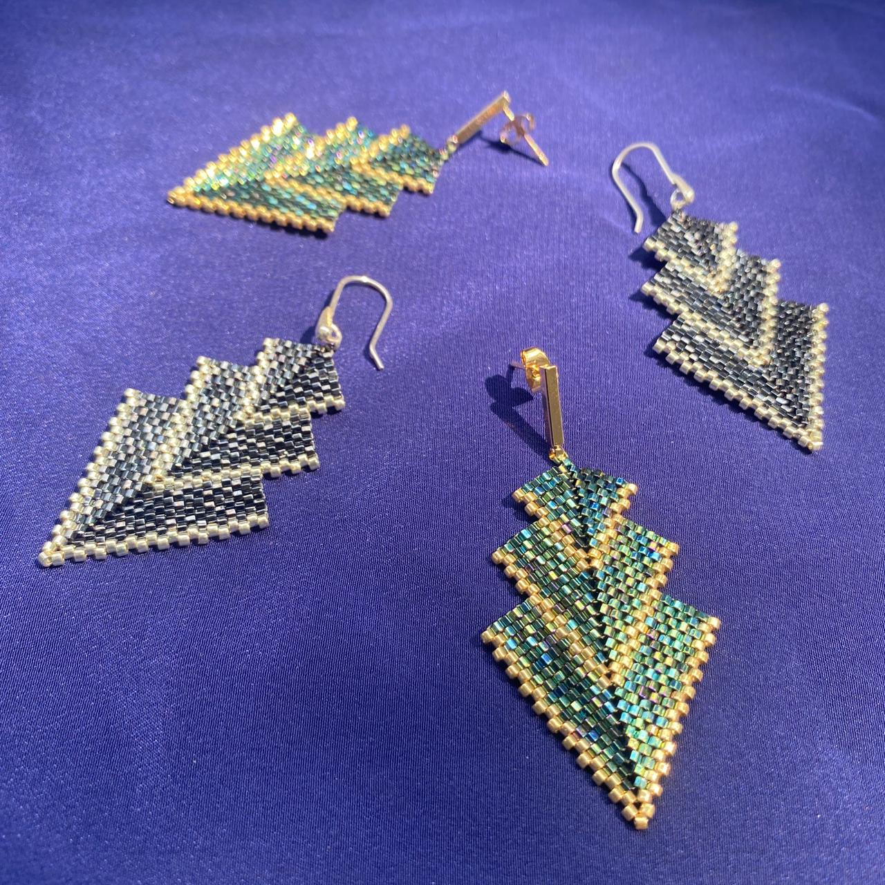 Aretes Mini Rigel en Verde Facetas y Dorado