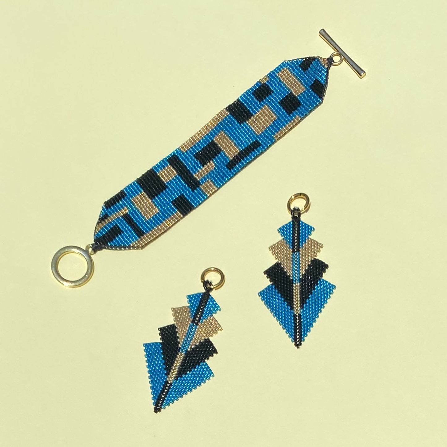 Conjunto Aretes Rigel y Pulsera Azul Eléctrico