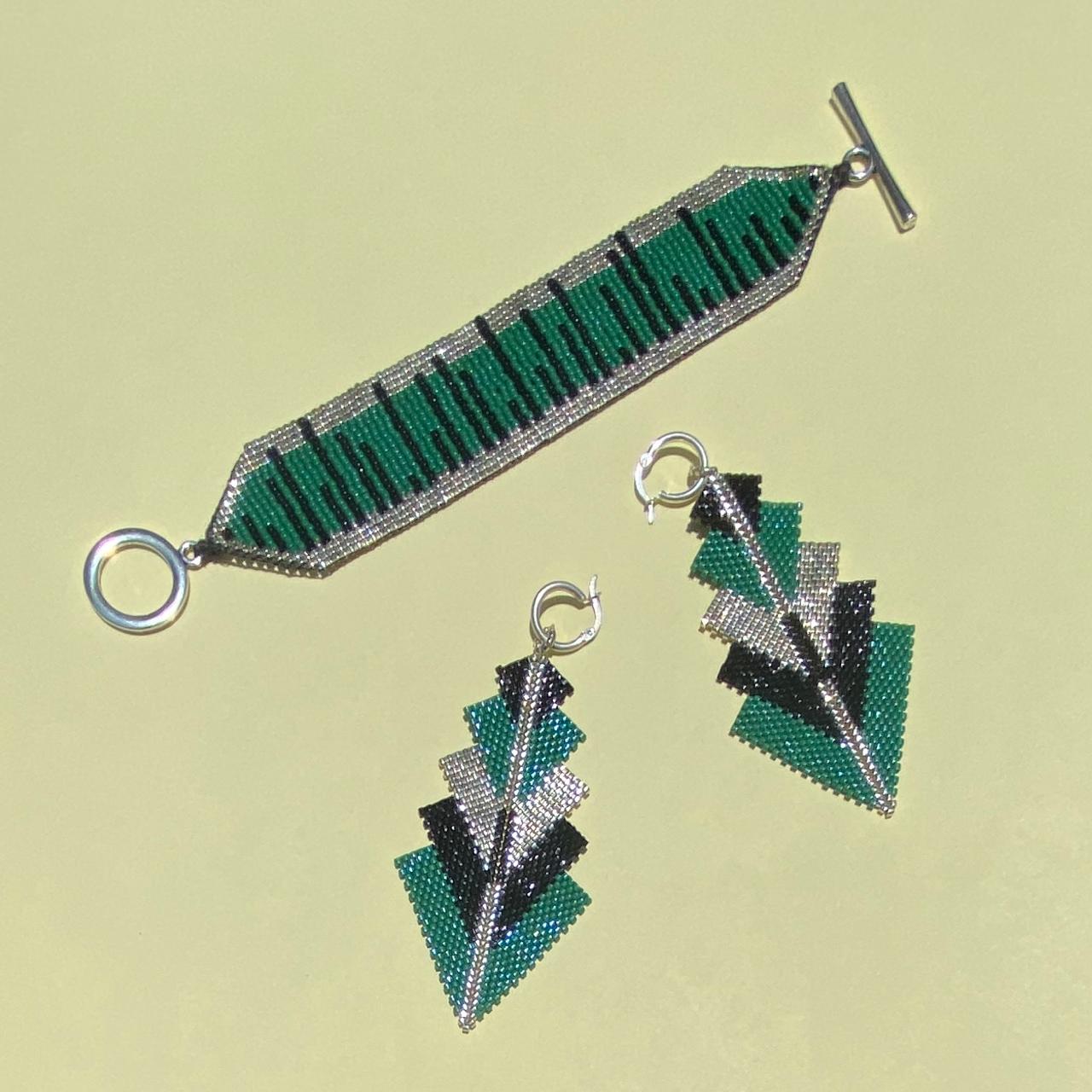 Conjunto Aretes Capella y Pulsera Verde Esmeralda