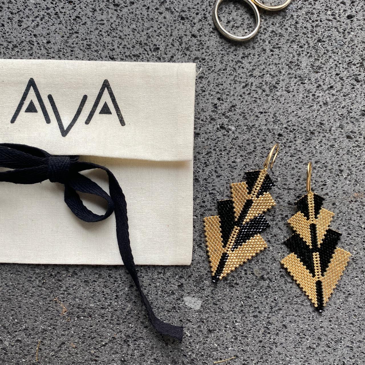 Aretes Rigel Dorado y Negro