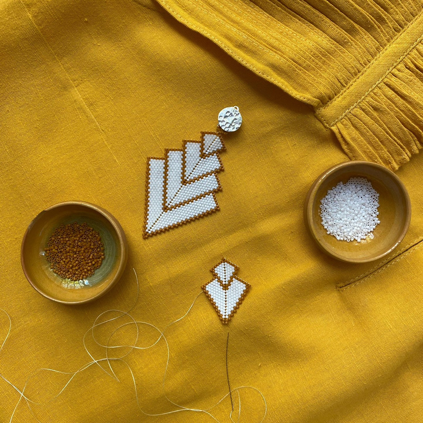 Aretes Vega Blanco y Mostaza - Izamal