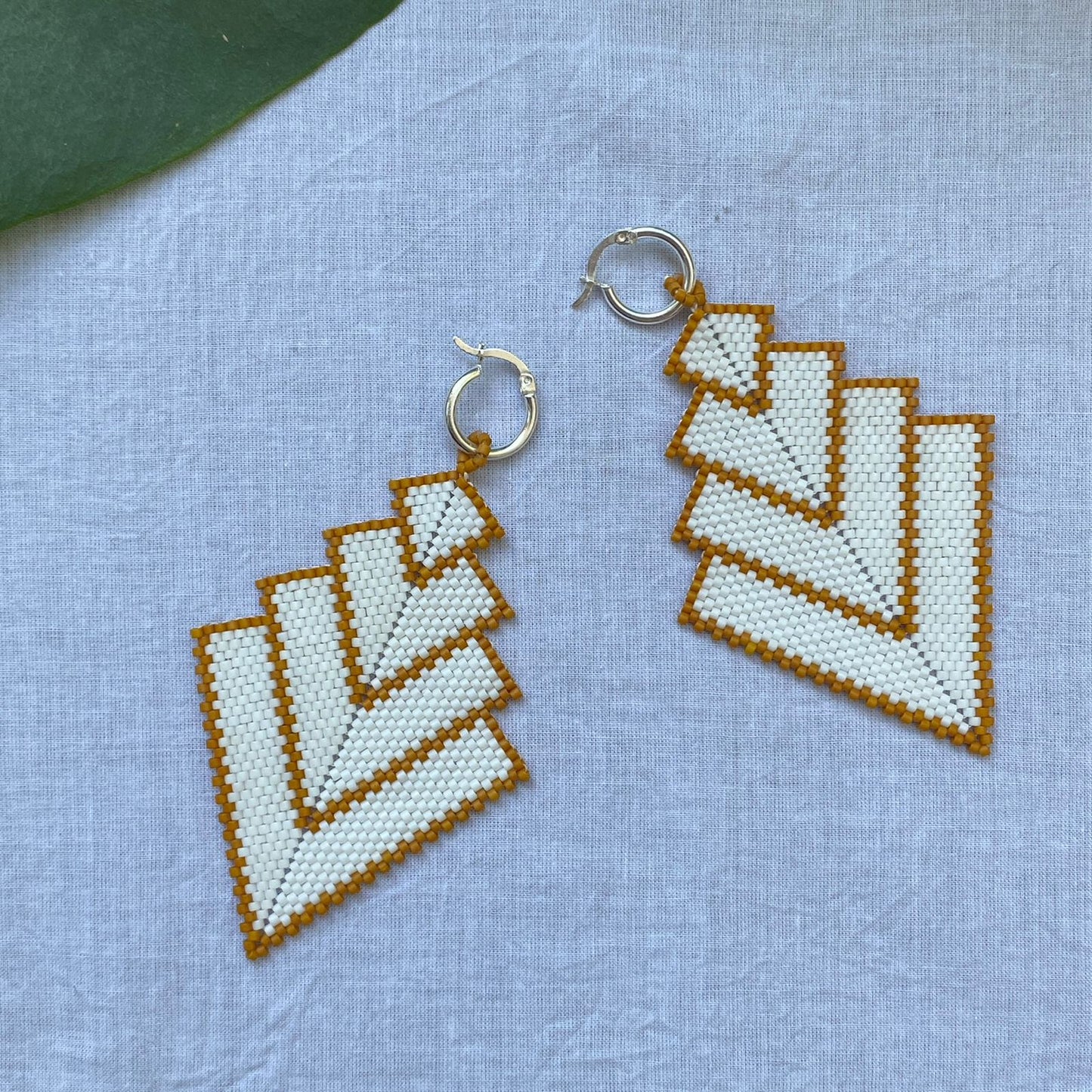 Aretes Vega Blanco y Mostaza - Izamal