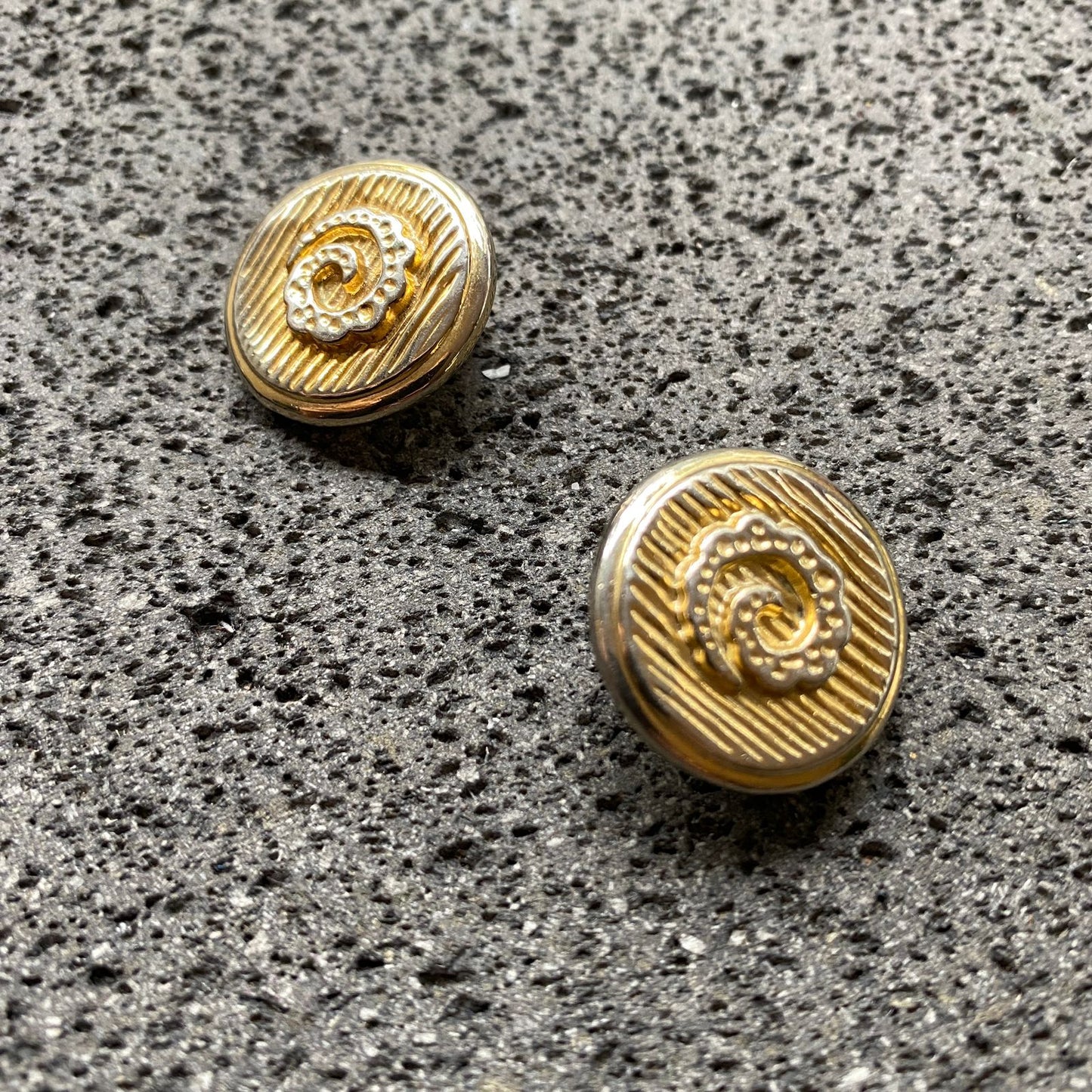 Clips Vintage Caracol Dorado