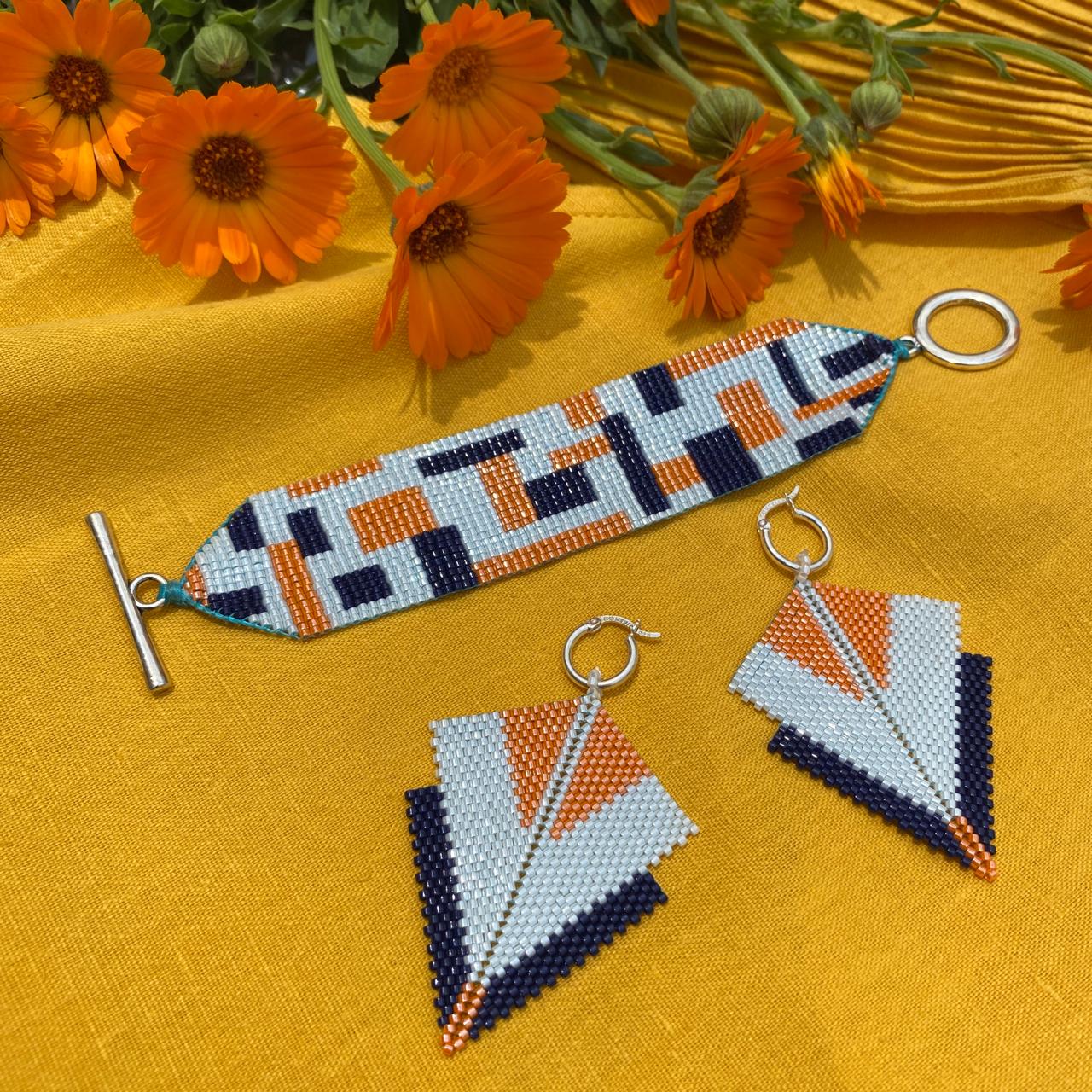 Conjunto Aretes Canopo y Pulsera Azul Marino, Blanco y Naranja