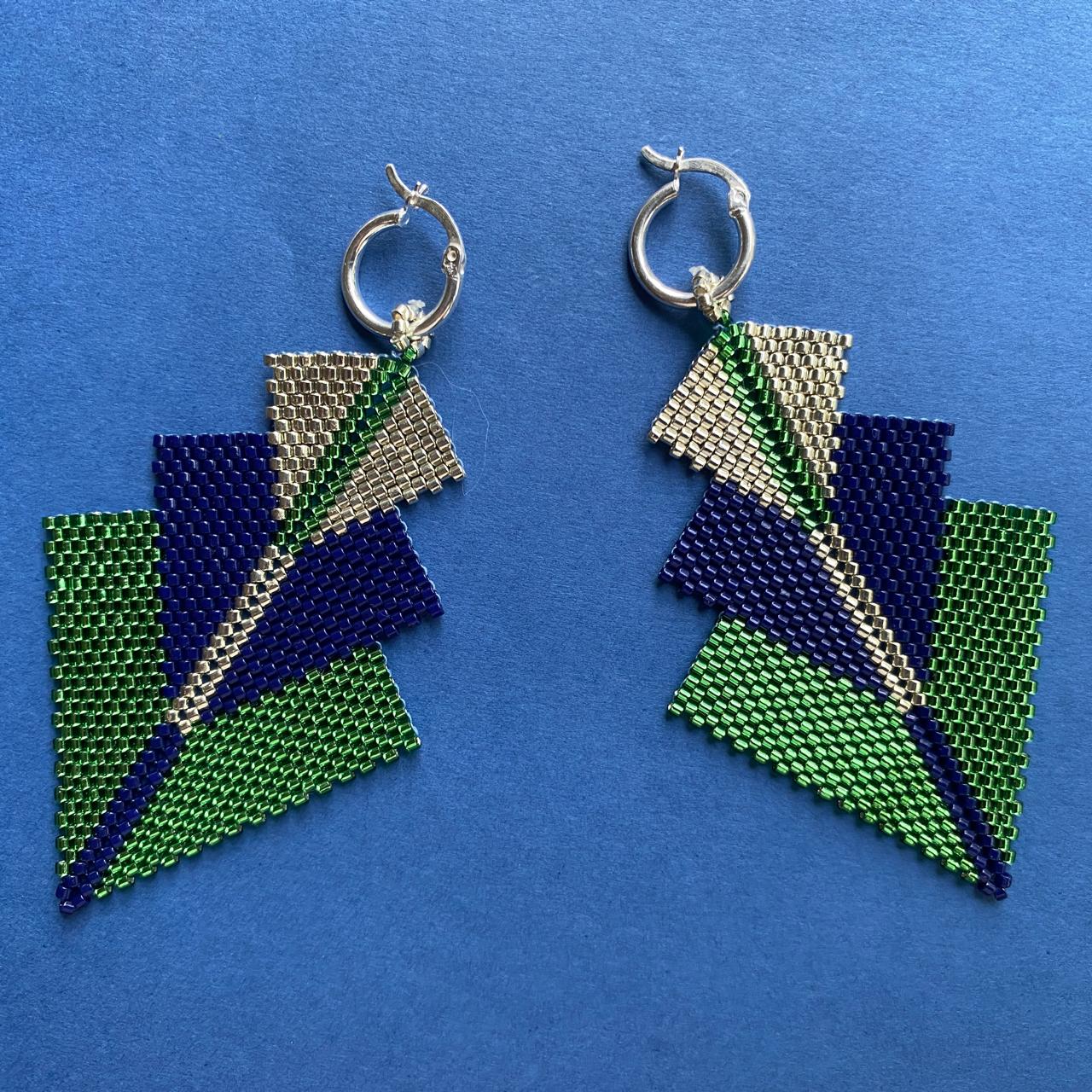 Conjunto Aretes Danika y Pulsera Verde Limón, Azul Marino y Plateado