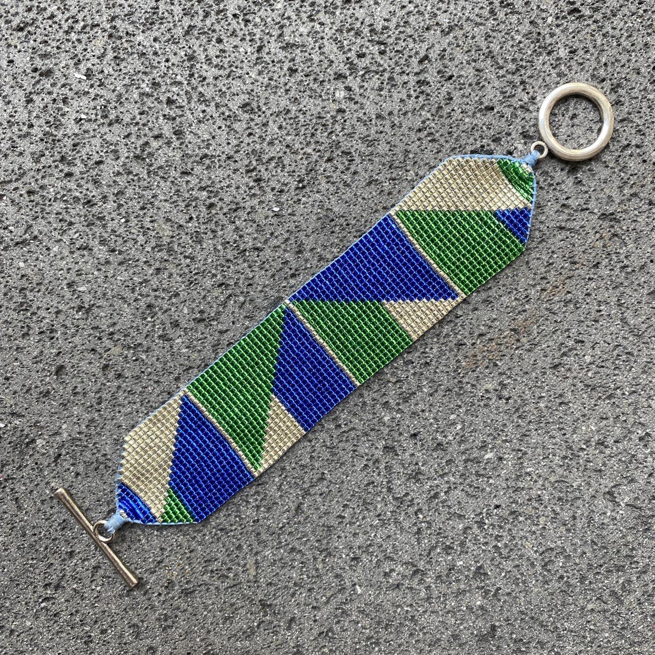 Conjunto Aretes Rigel y Pulsera Verde Limón, Azul y Plateado