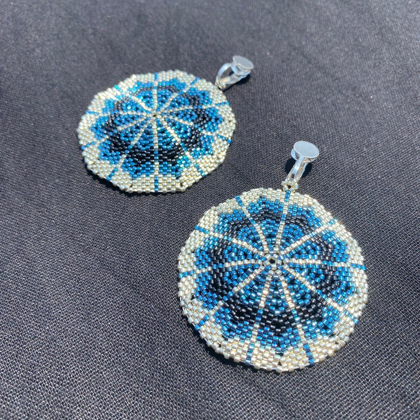 Aretes Pegasi Azul Eléctrico