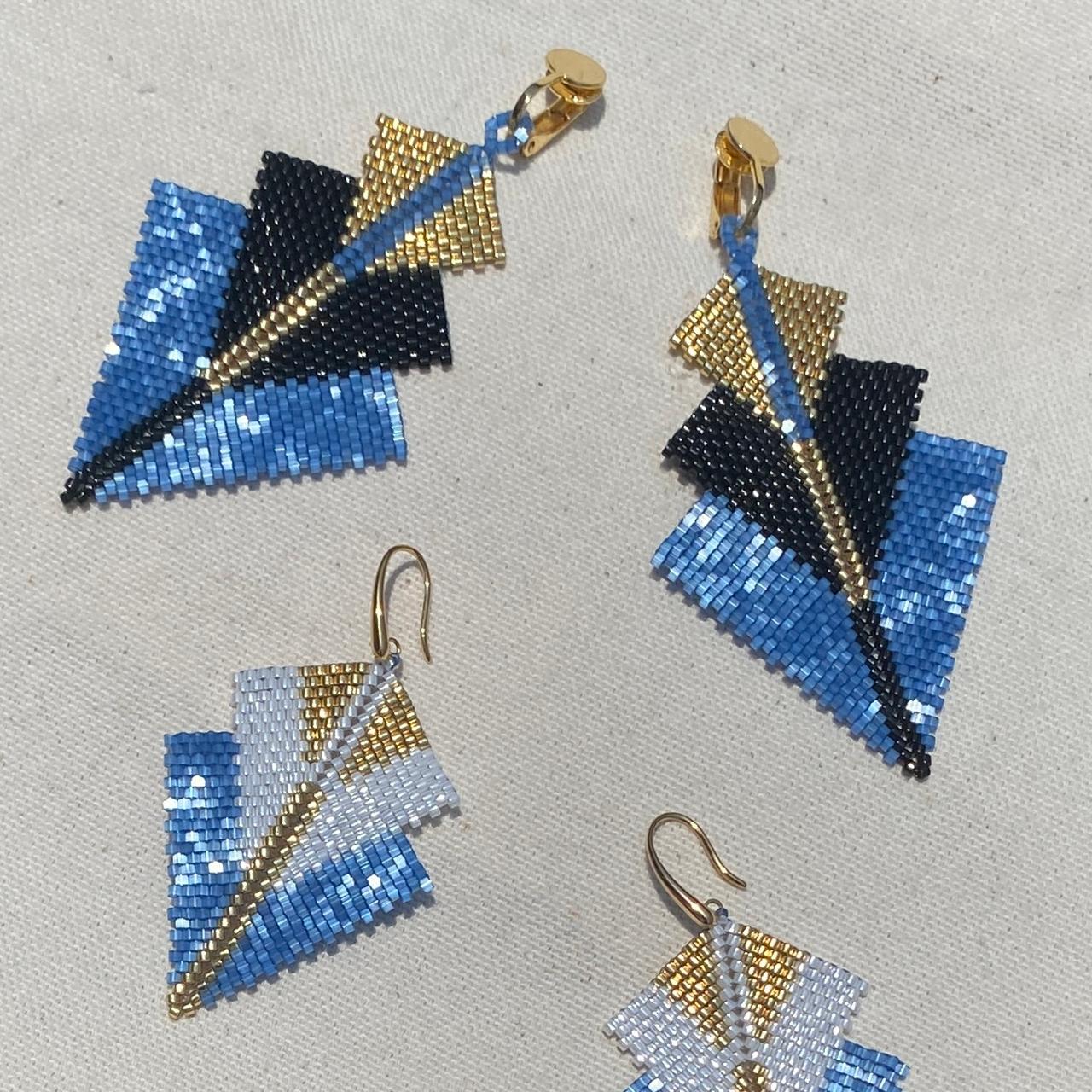 Aretes Danika Azul Escamas y Negro
