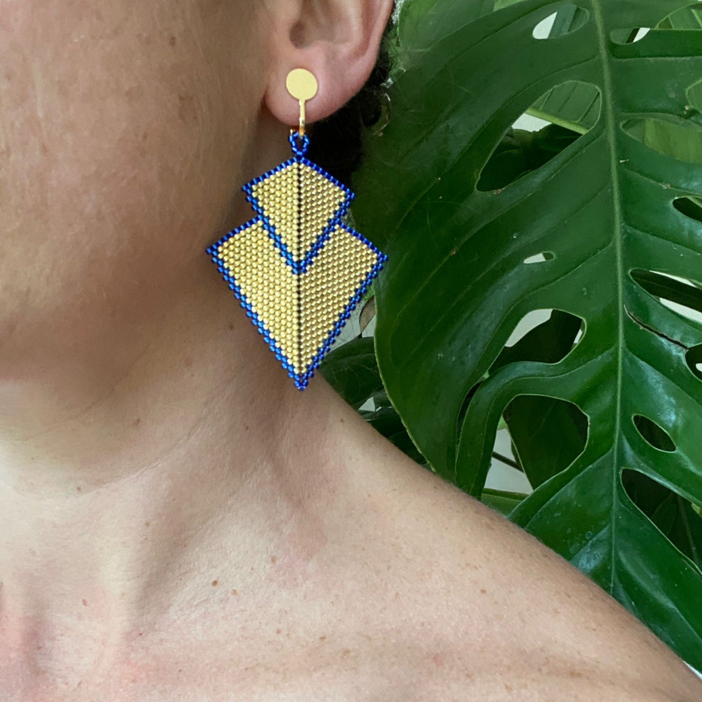 Aretes Atik Dorado y Azul o Plateado y Rojo