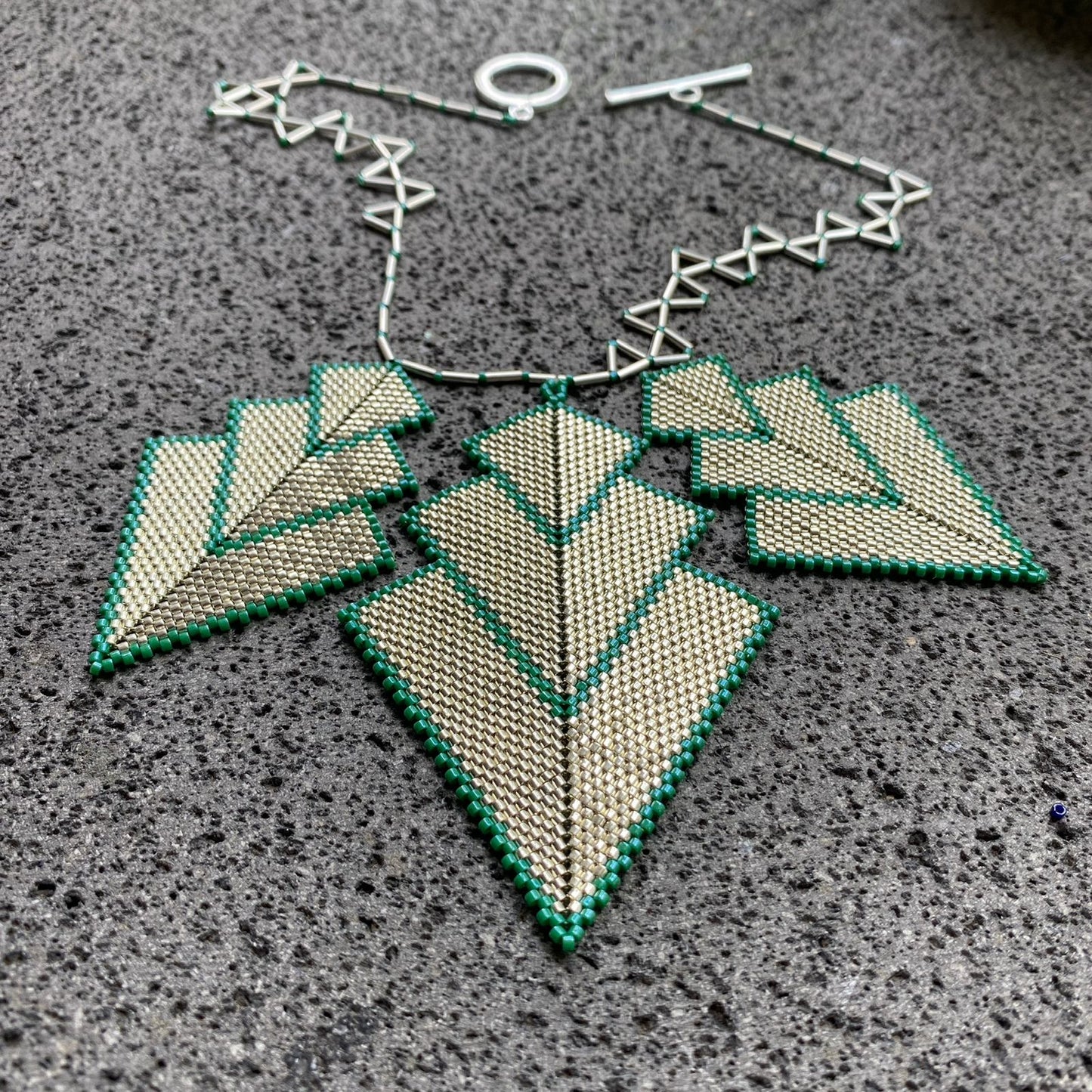 Collar Cygni Plateado