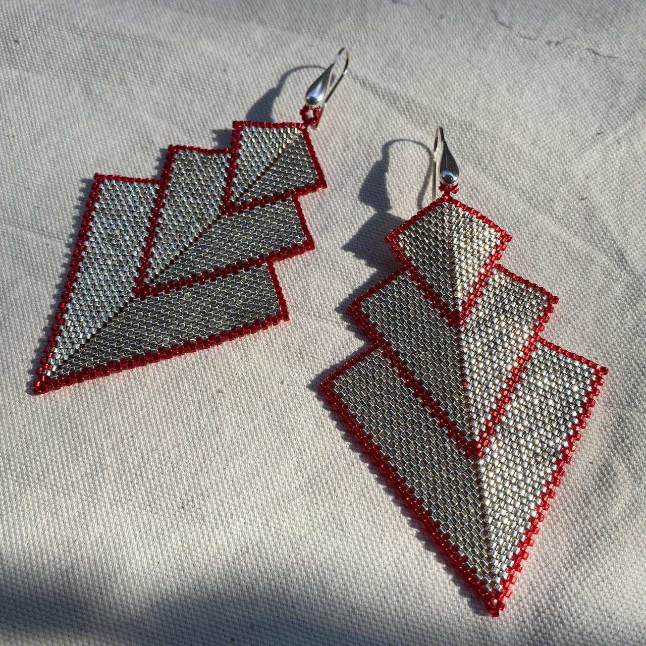 Aretes Cygni Plateado y Rojo o Plateado y Verde Esmeralda