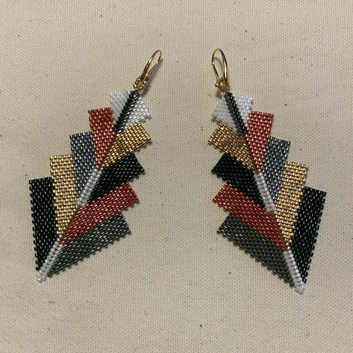 Aretes Capella Verdes y Dorados - Asimétrico