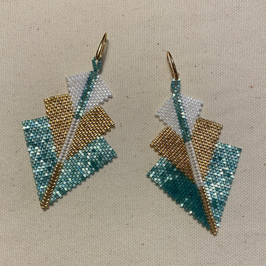 Aretes Danika Verde Escamas y Blanco