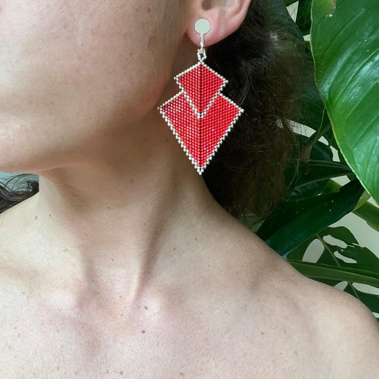 Aretes Atik Rojo y Plateado