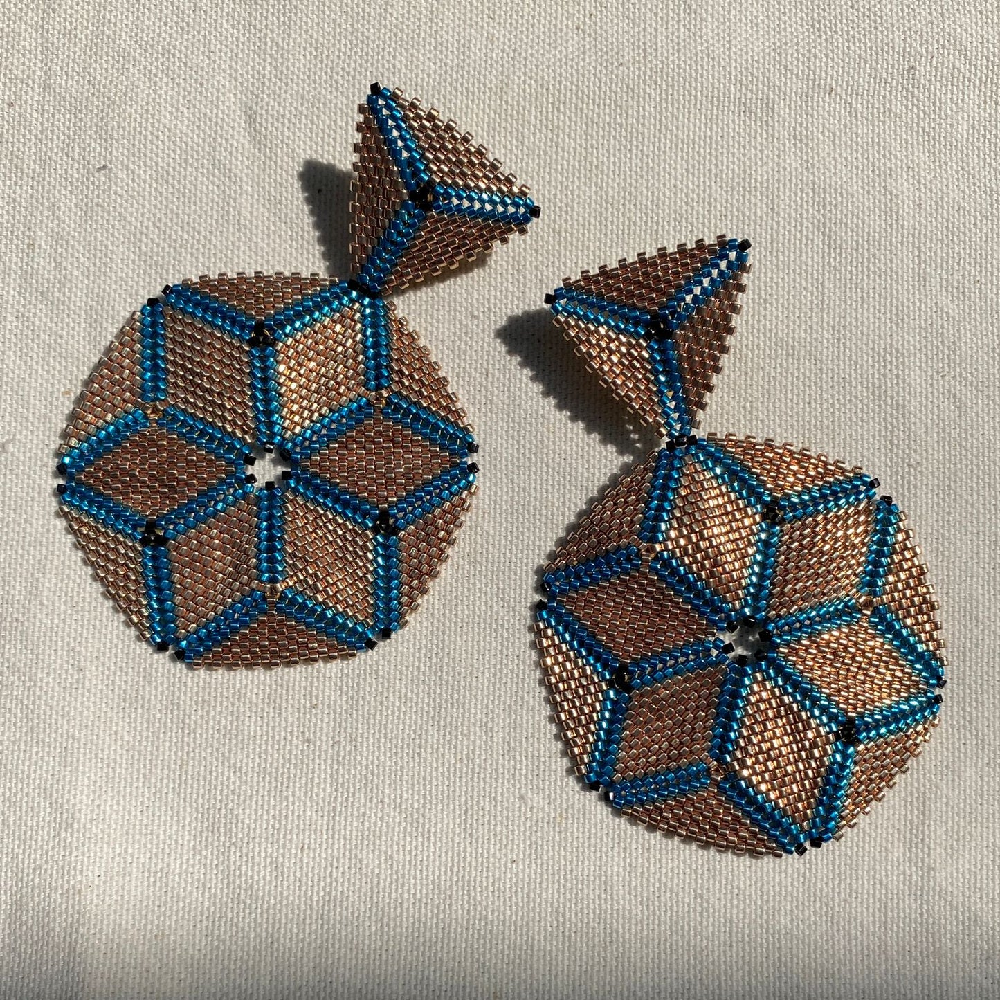 Aretes Altair III Azul Eléctrico y Dorado