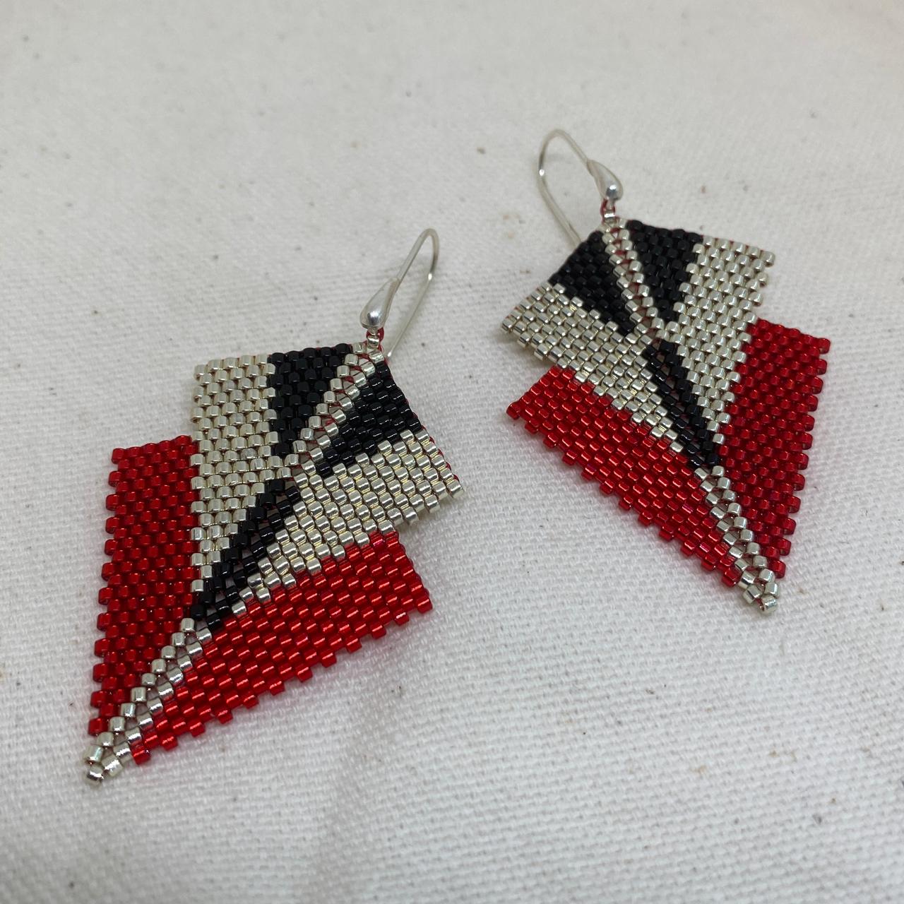 Aretes Centauri Rojo y Negro