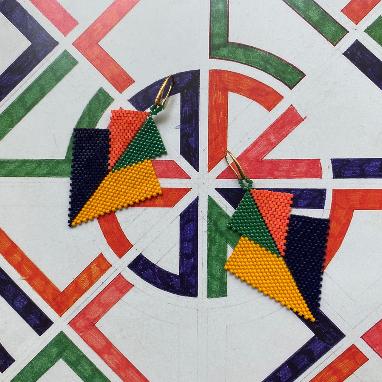 Aretes Atik Amarillo y Azul Marino - Asimétrico