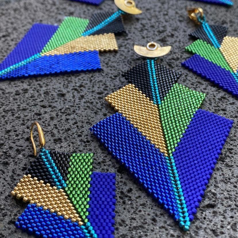 Aretes Cygni Pavo Real