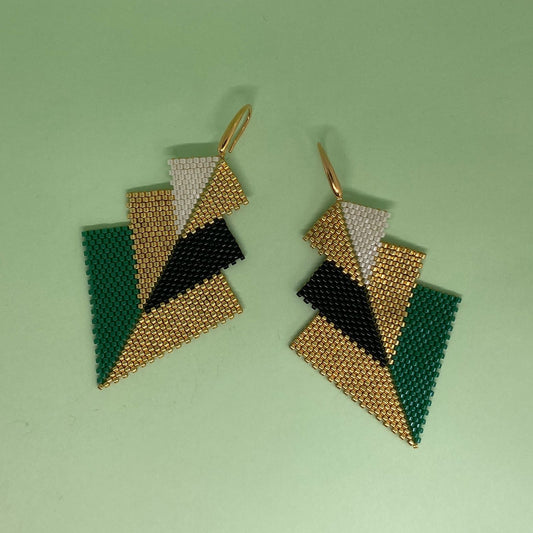 Aretes Danika Dorado y Verde Esmeralda - Asimétrico