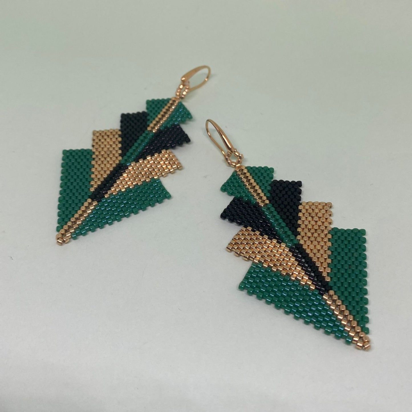 Aretes Rigel Verde Esmeralda y Negro
