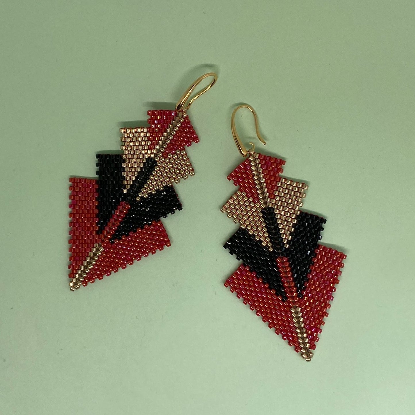 Aretes Rigel Rojo y Negro