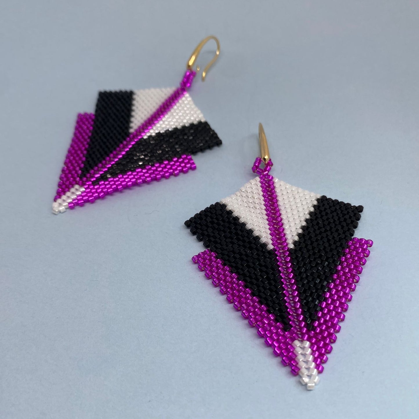 Aretes Canopo Fushia, Negro y Blanco