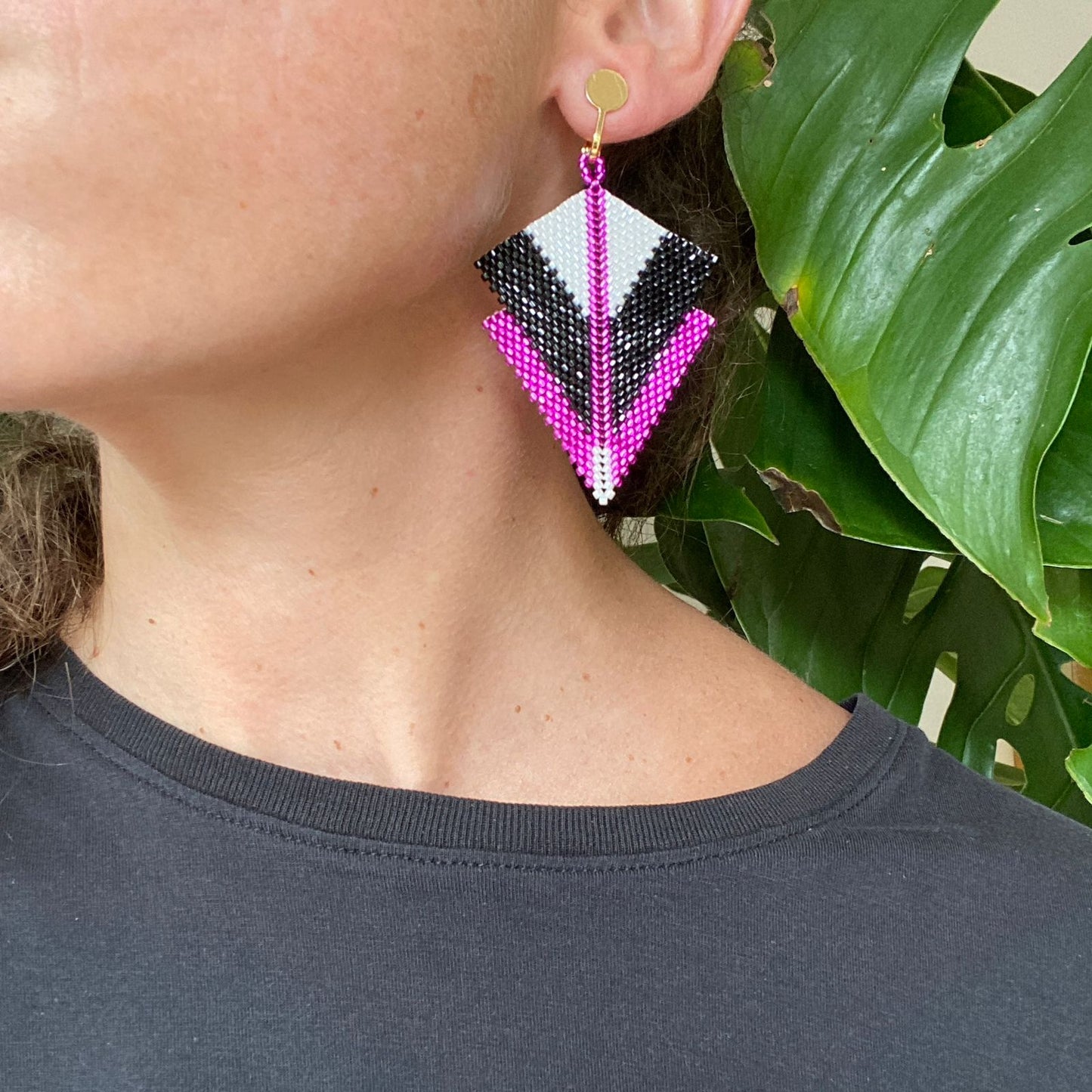 Aretes Canopo Fushia, Negro y Blanco
