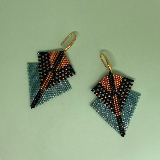 Aretes Centauri Verde Escamas, Cobre y Negro