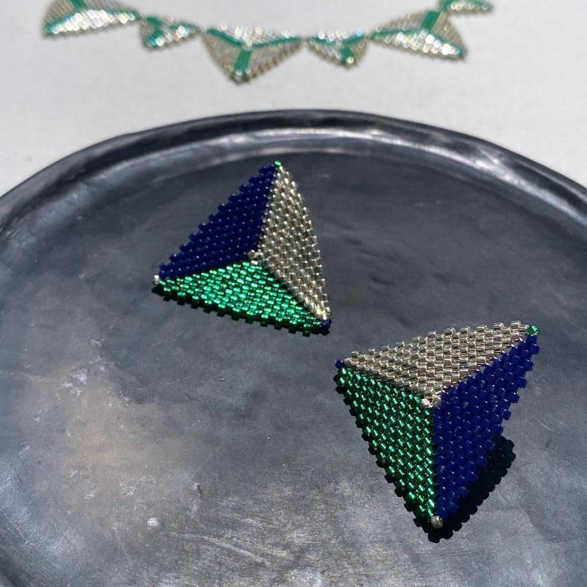 Aretes Triángulos Verde Limón y Azul Marino