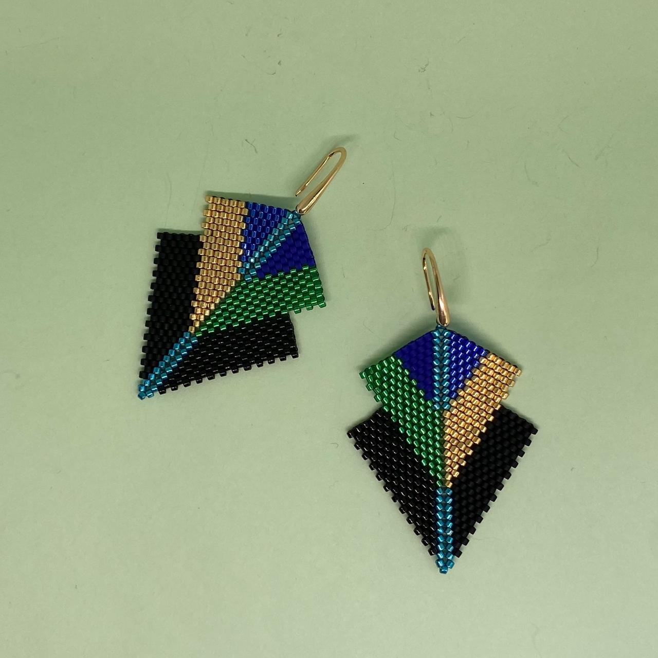 Aretes Centauri Pavo Real Negro