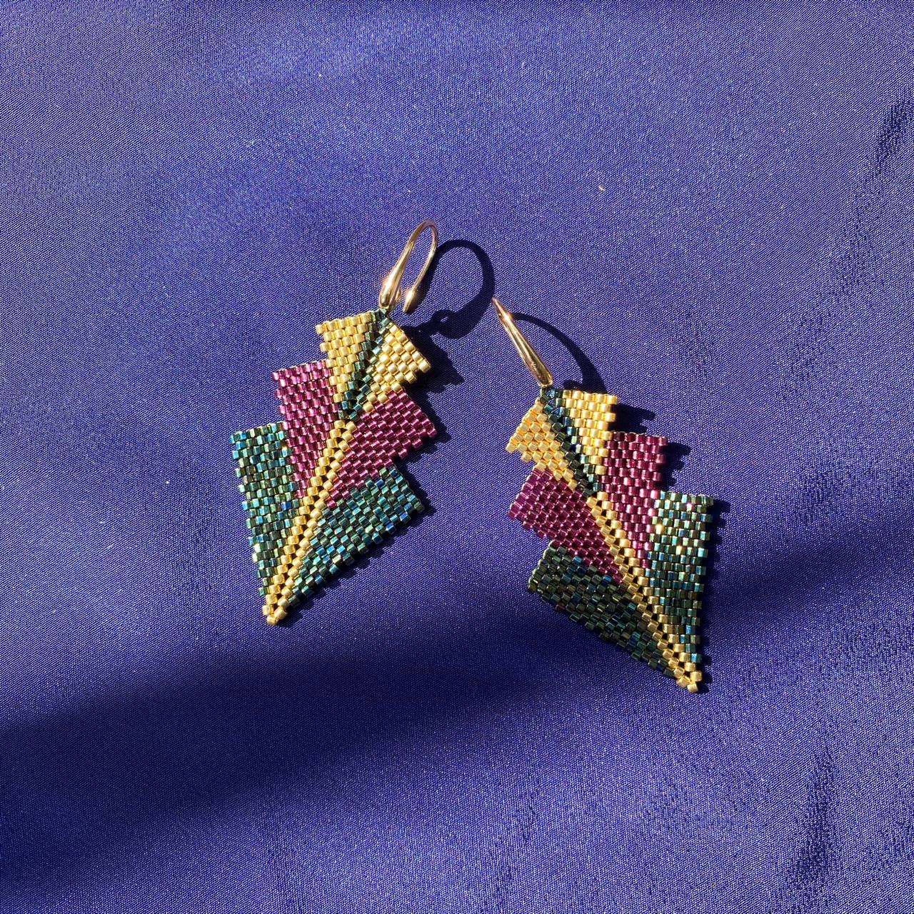 Aretes Mini Rigel en Morado y Verde