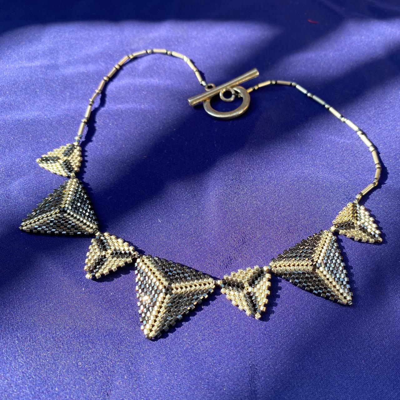 Collar Altaïr Gris Eléctrico y Plateado