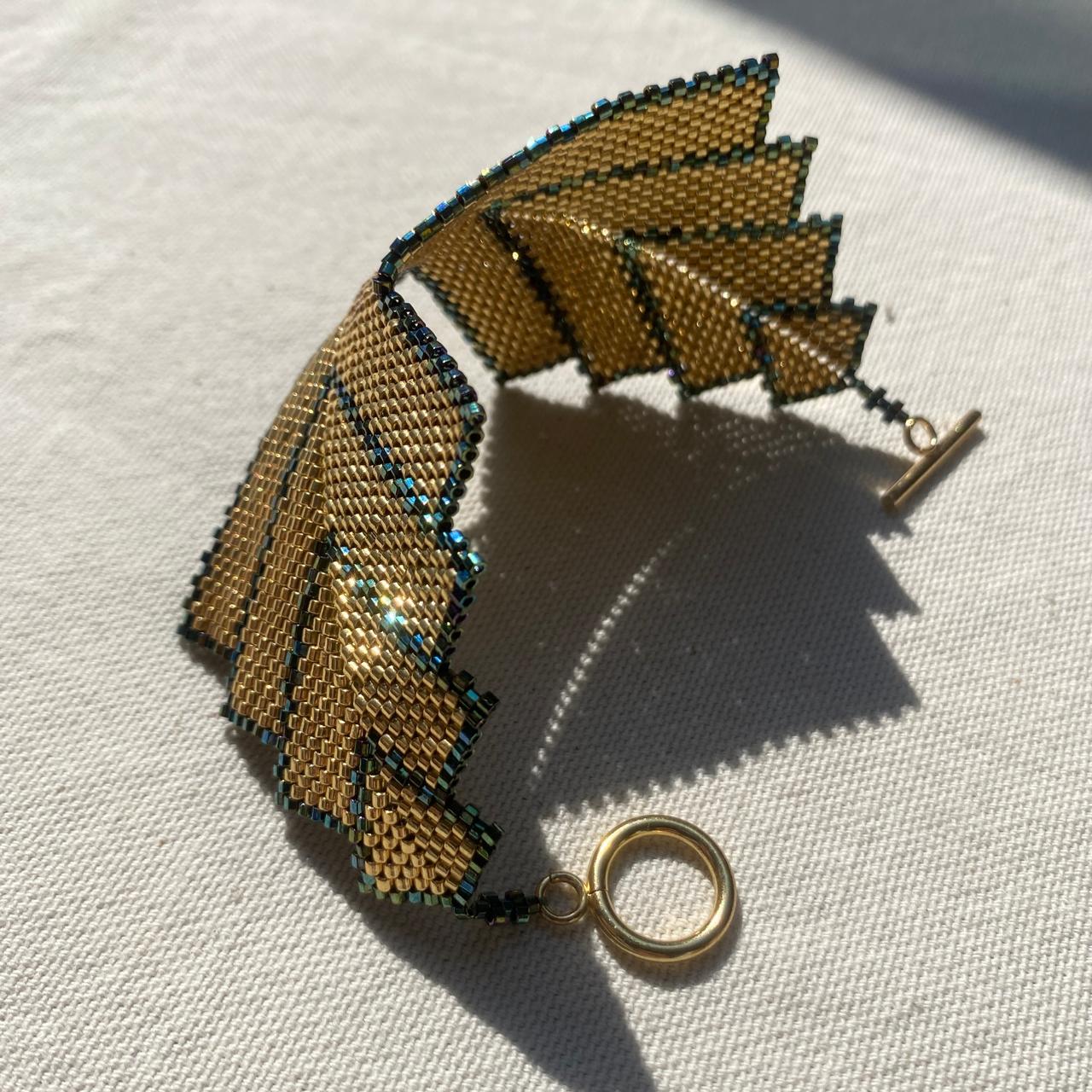 Pulsera Vega Dorado y Verde