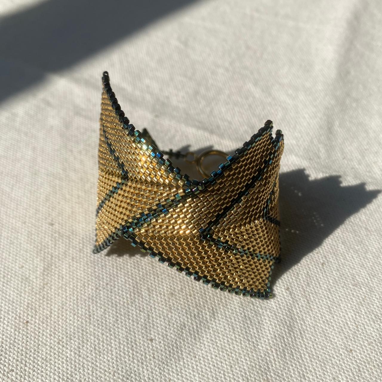 Pulsera Vega Dorado y Verde