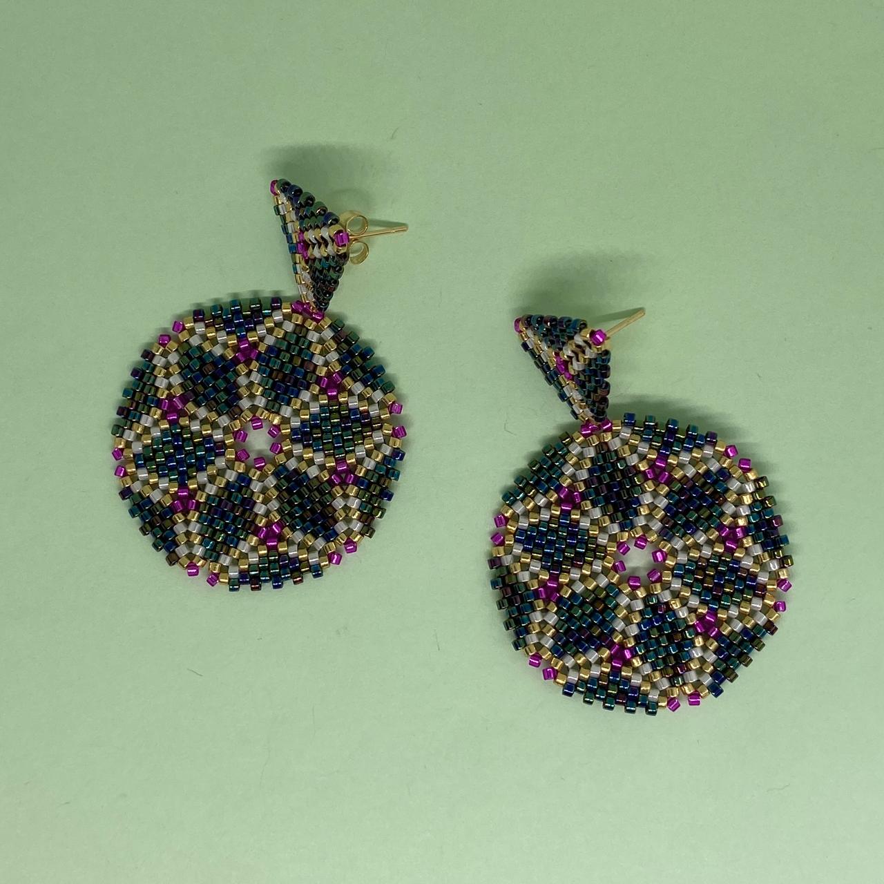 Aretes Altair I Azul Oscuro, Dorado y Fushia