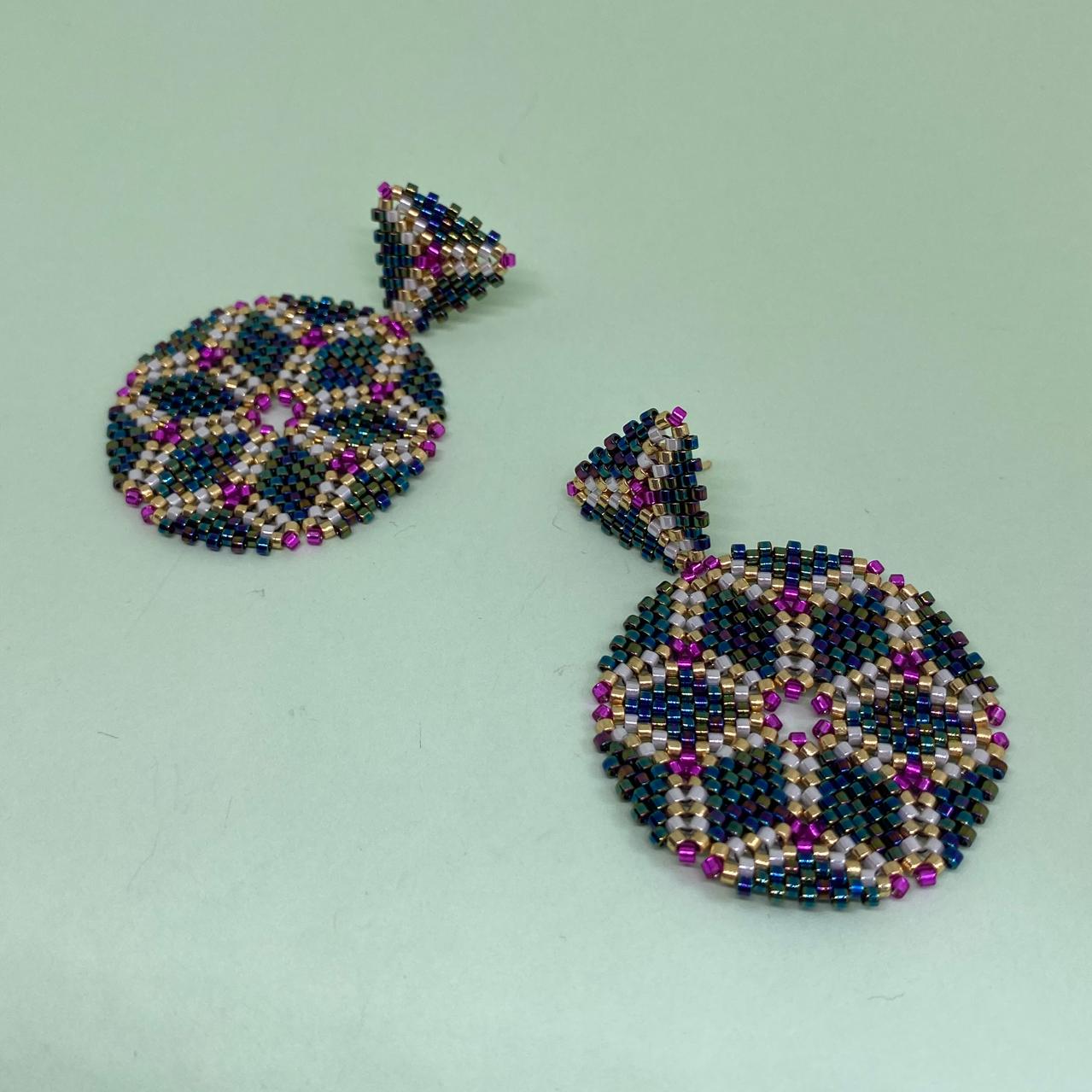 Aretes Altair I Azul Oscuro, Dorado y Fushia