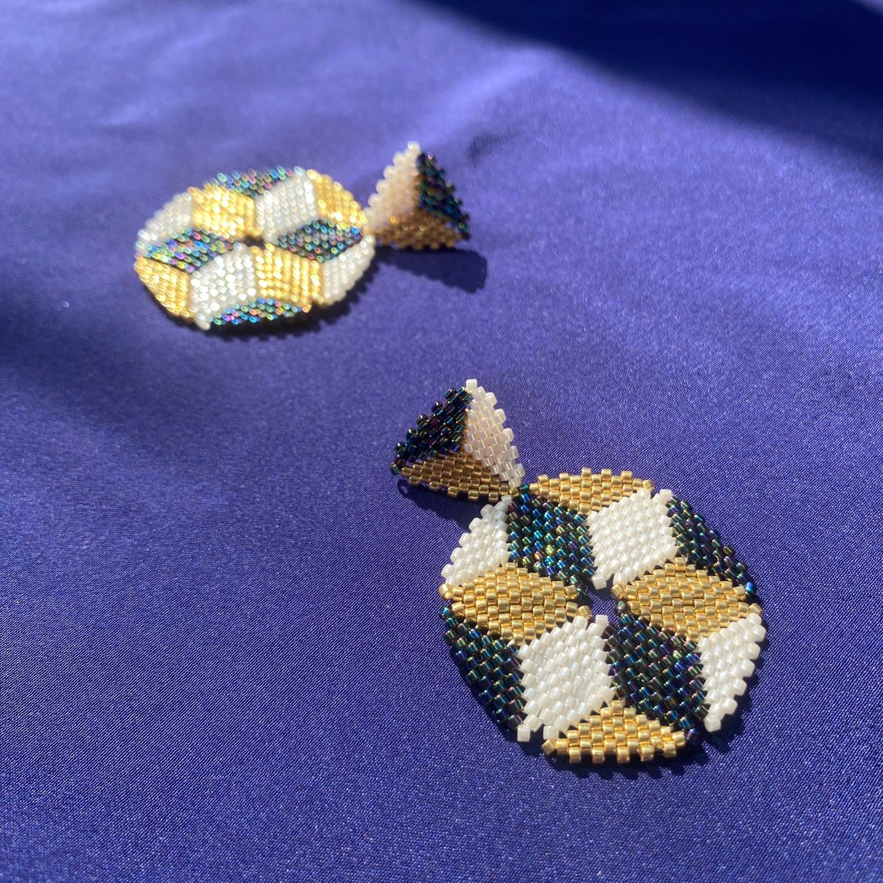 Aretes Altair I Blanco, Azul Oscuro y Dorado