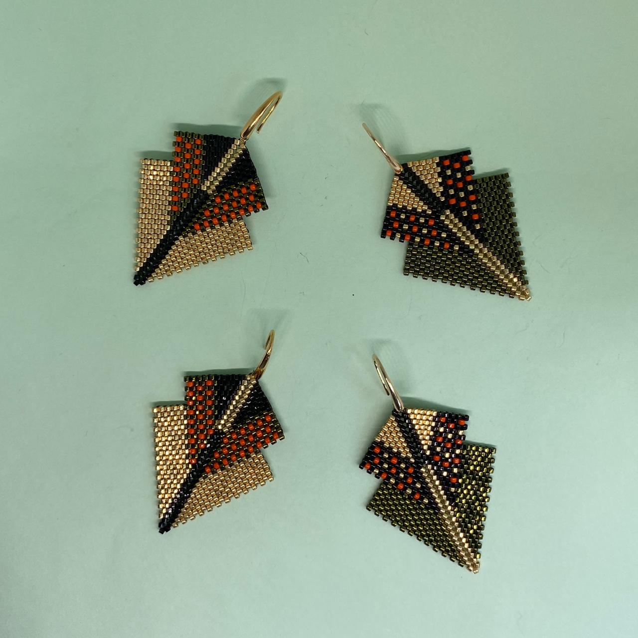 Aretes Centauri Verde, Negro y Dorado