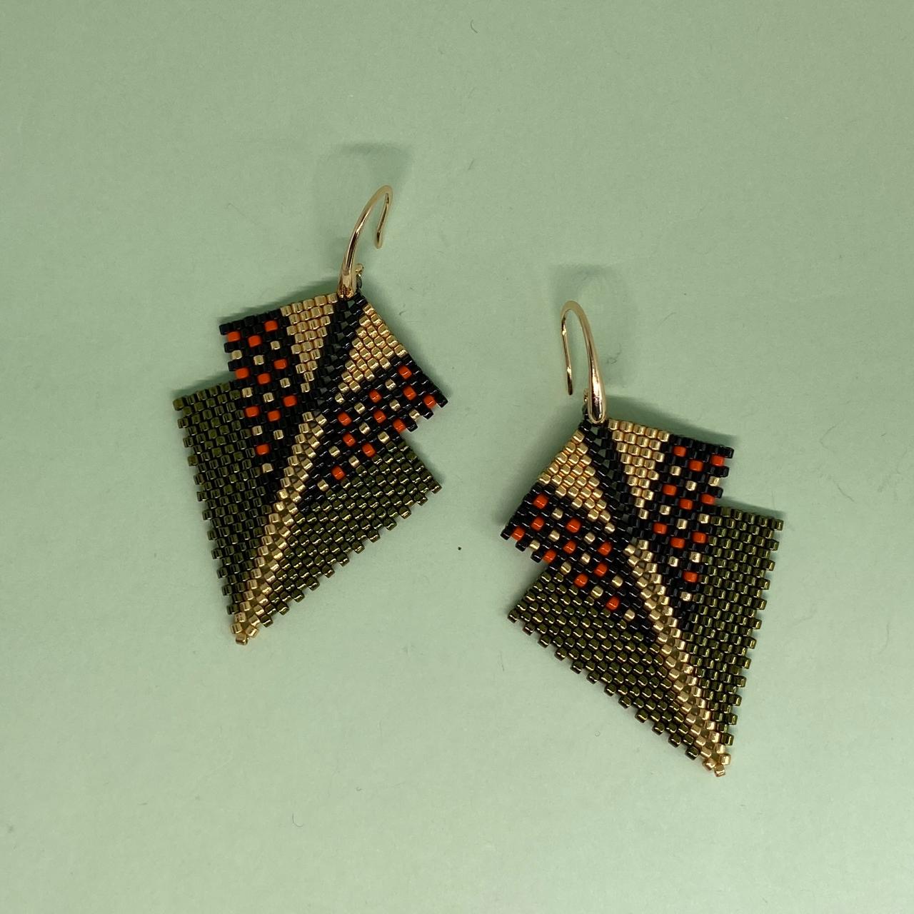 Aretes Centauri Verde, Negro y Dorado